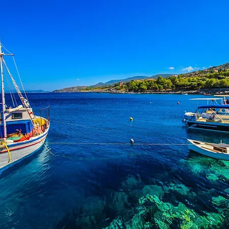 Emerald & - The Finest Of The World * Ajos Nikolaos